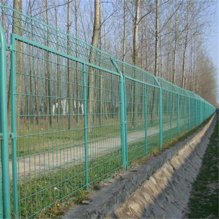 公路護欄網案例展示圖片4